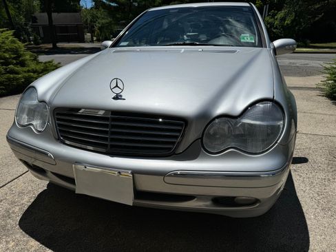 Used 2002 Mercedes-Benz C 240 Sedan image 4
