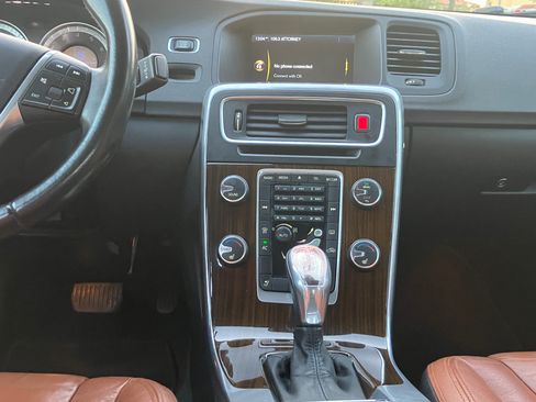 Used 2013 Volvo S60 T5 image 11