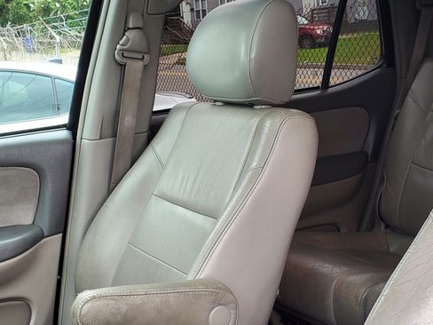 Used 2007 Toyota Sequoia SR5 image 6