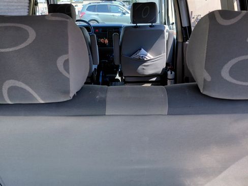 Used 2001 Volkswagen Eurovan image 11