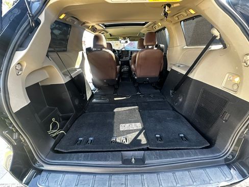 Used 2015 Toyota Sienna Limited FWD image 23