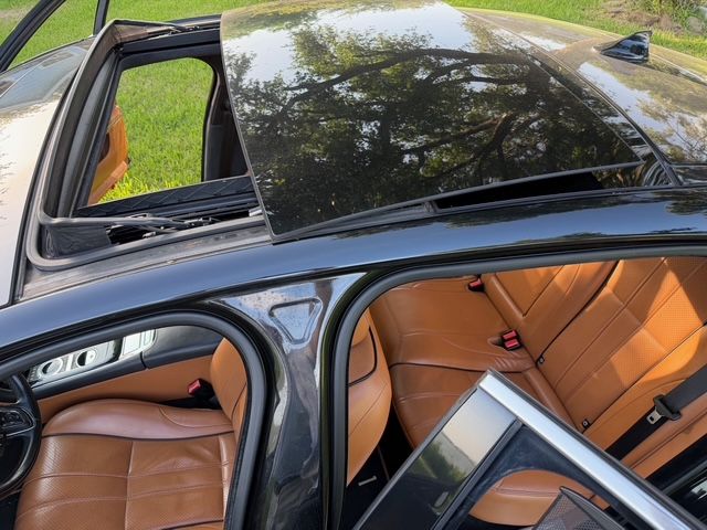 Used 2015 Jaguar XJ L Portfolio RWD image 14