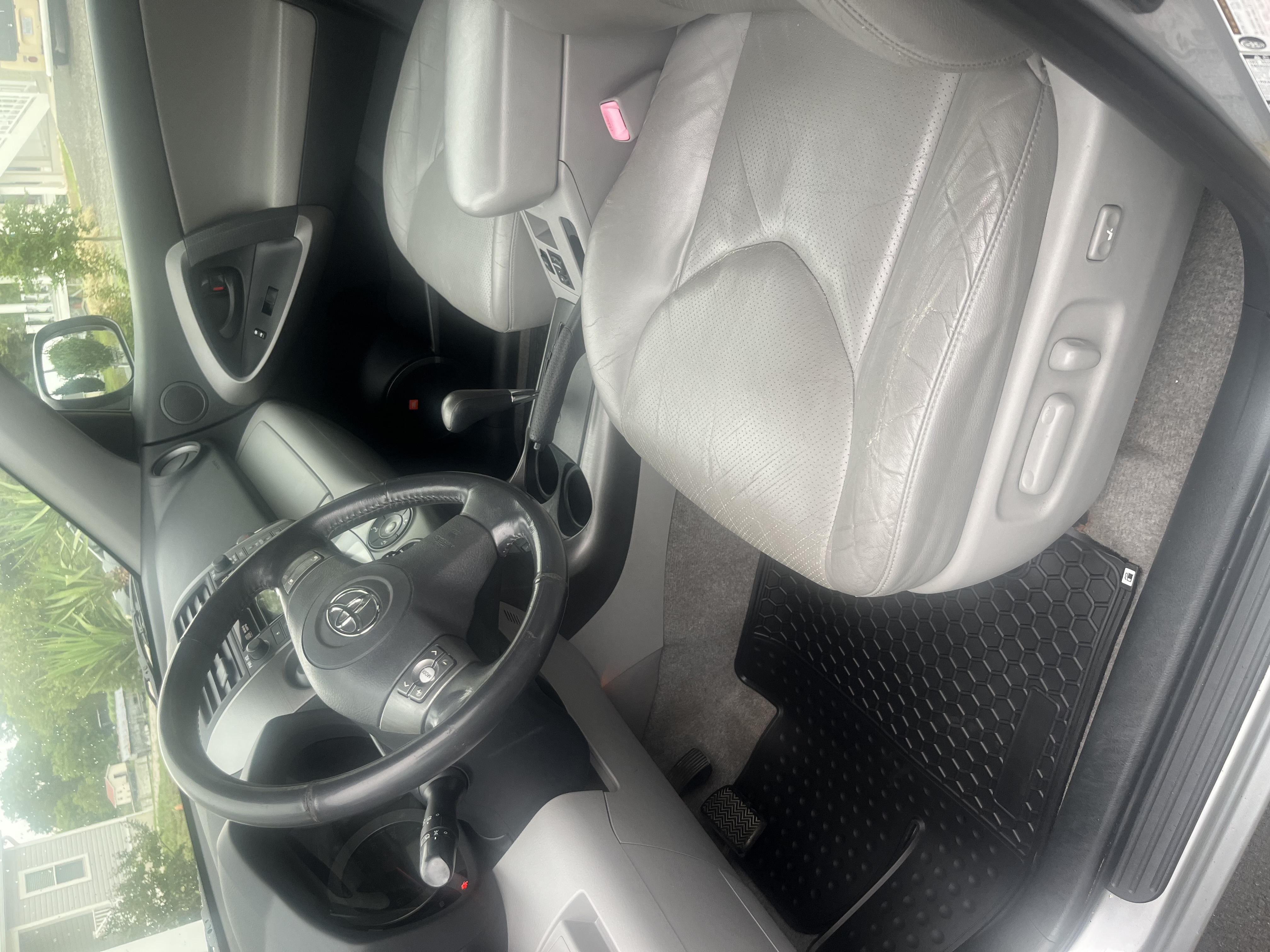 Used 2009 Toyota RAV4 Limited AWD/4WD image 17