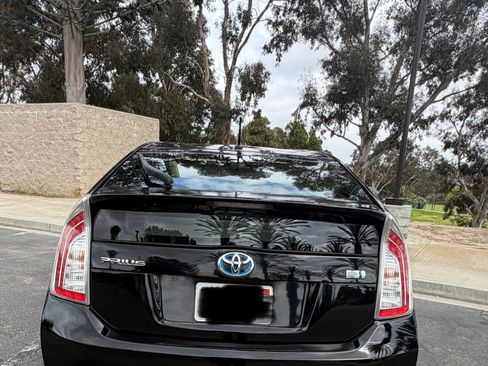 Used 2013 Toyota Prius Two FWD image 4