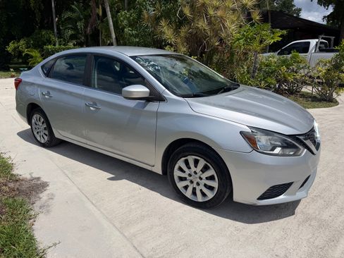 Used 2018 Nissan Sentra S FWD image 2