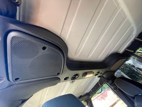 Used 2015 Jeep Wrangler Unlimited Rubicon AWD/4WD image 12