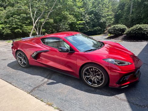 Used 2023 Chevrolet Corvette Stingray Preferred Cpe w/ Z51 Performance Package RWD image 4