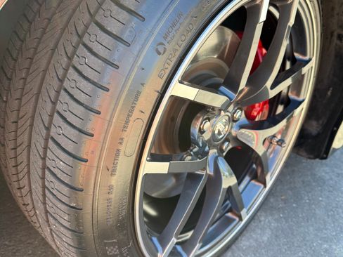 Used 2015 Nissan 370Z NISMO RWD image 4