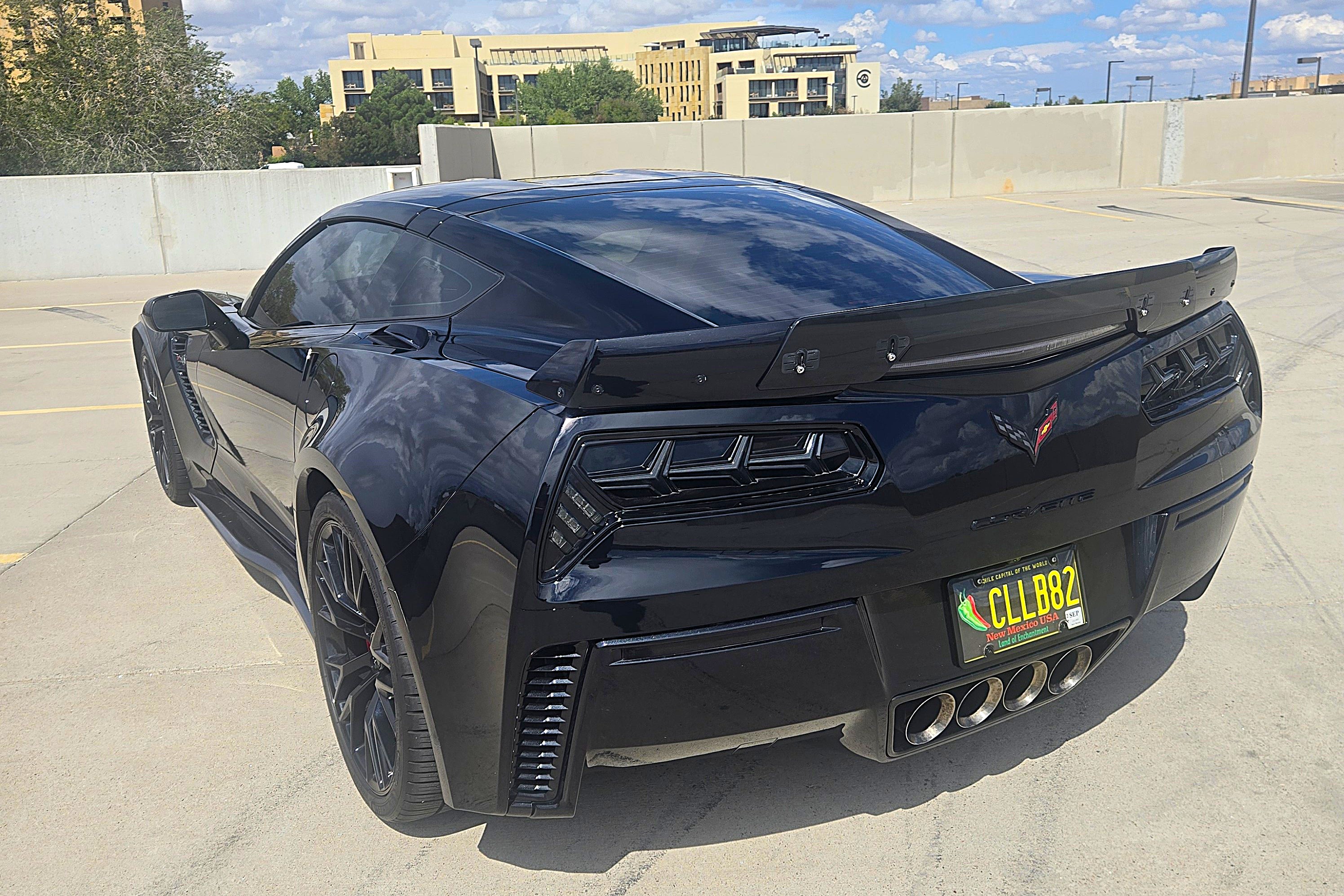 Used 2016 Chevrolet Corvette Z06 w/ 2LZ Preferred Equipment Group RWD image 9