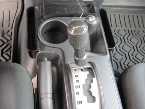 Used 2008 Toyota FJ Cruiser 4WD image 11