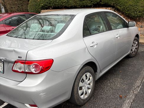 Used 2011 Toyota Corolla image 9