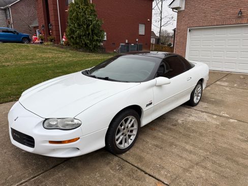 Used 2001 Chevrolet Camaro Z28 w/ Preferred Equipment Group 2 image 10