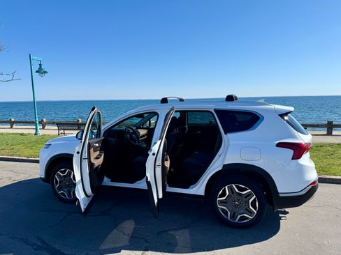 Used 2022 Hyundai Santa Fe SEL Convenience w/ Cargo Package image 17