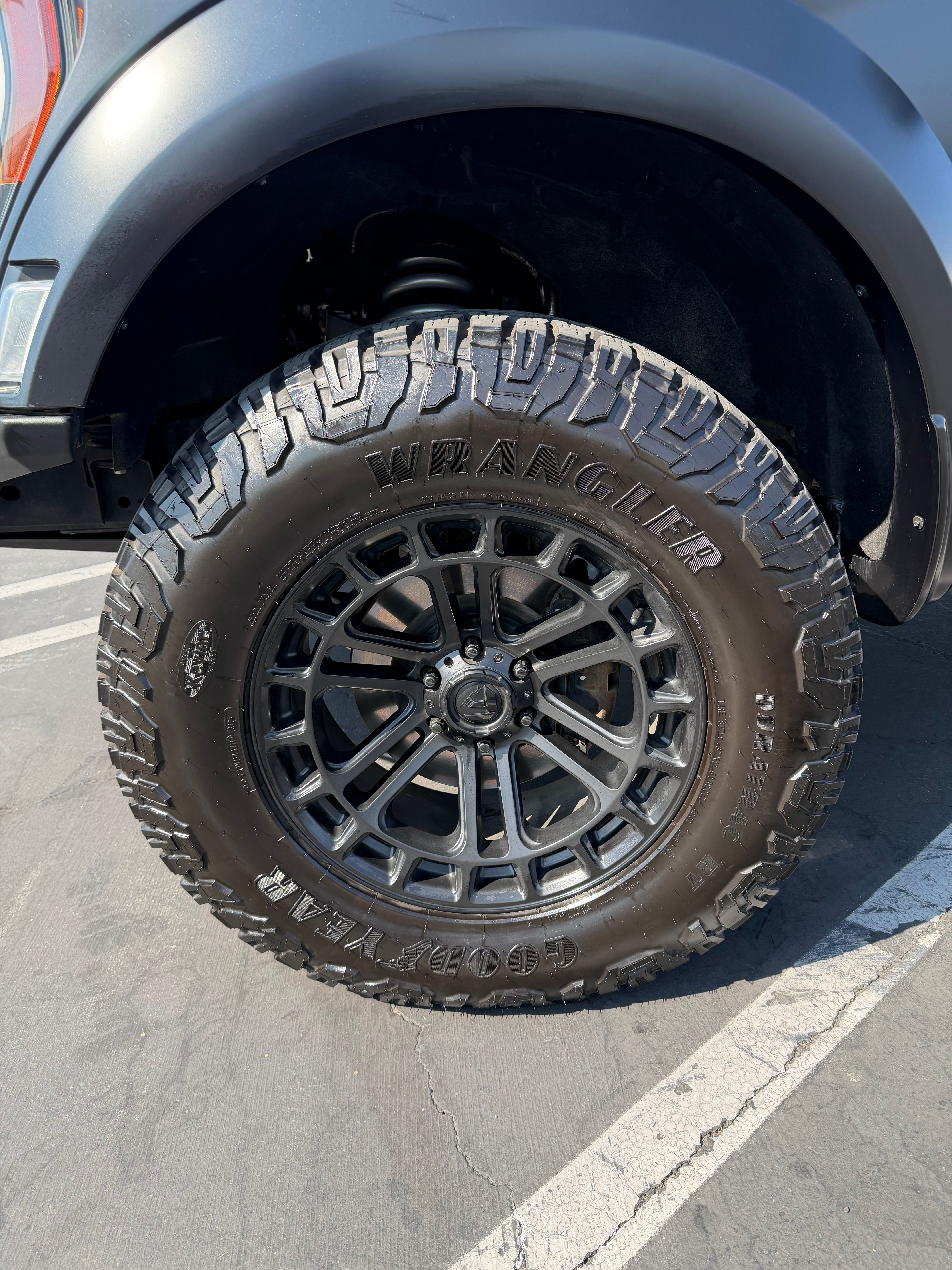 Used 2021 Ford F150 Raptor w/ Equipment Group 801A High AWD/4WD image 9