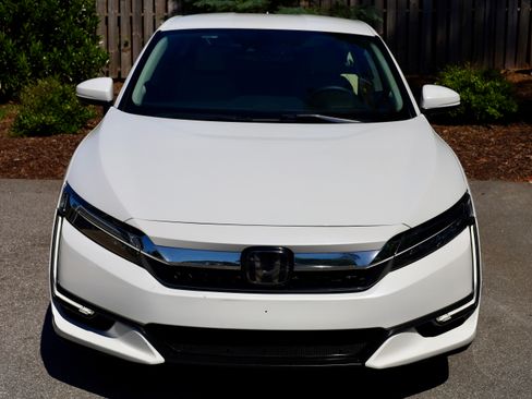 Used 2018 Honda Clarity Plug-In Hybrid image 4