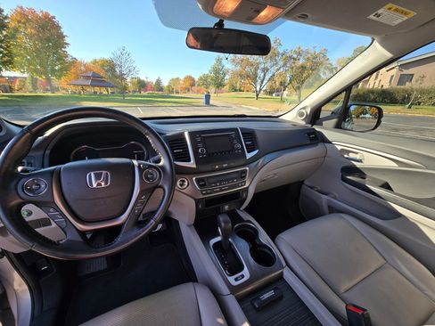 Used 2017 Honda Ridgeline RTL image 2