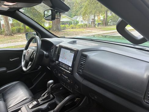 Used 2022 Nissan Frontier PRO-4X w/ Pro-4X Premium Package AWD/4WD image 27