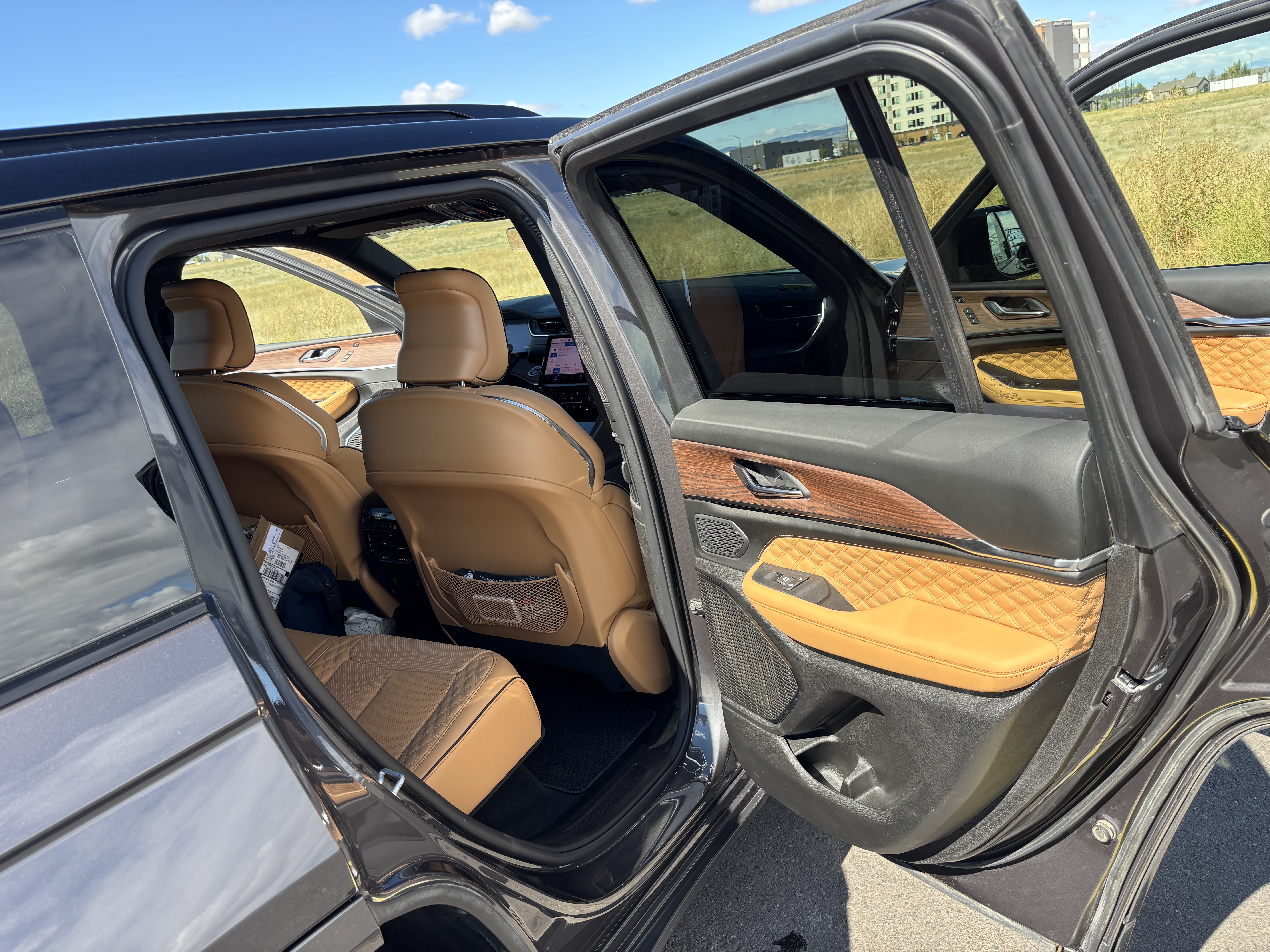 Used 2025 Jeep Grand Cherokee Summit w/ Adv Protech Group IV AWD/4WD image 13