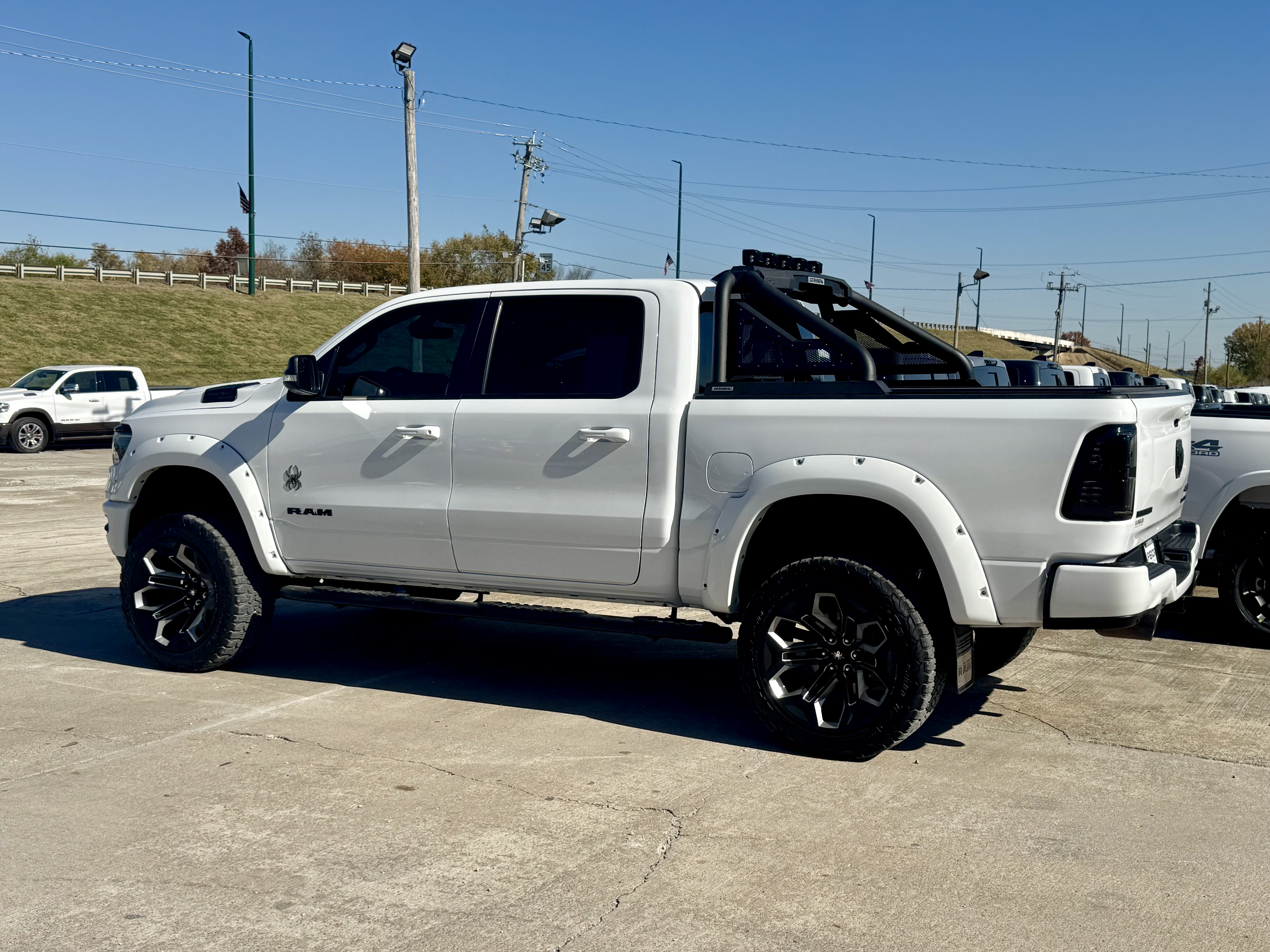 Used 2022 RAM 1500 Big Horn AWD/4WD image 1
