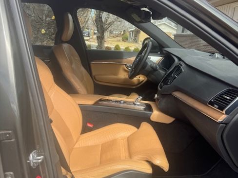 Used 2018 Volvo XC90 T8 Inscription w/ Convenience Package image 12