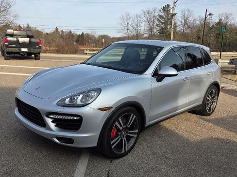 Used 2011 Porsche Cayenne Turbo image 1
