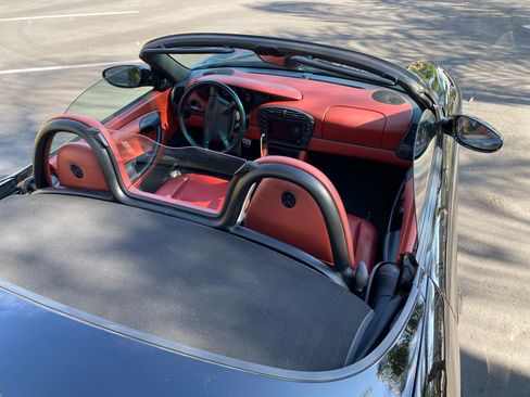 Used 1997 Porsche Boxster image 18