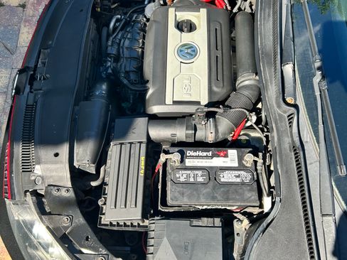 Used 2012 Volkswagen GTI 4-Door image 10