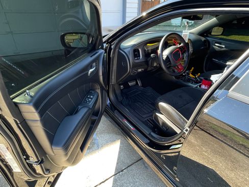 Used 2023 Dodge Charger R/T w/ Plus Group image 2