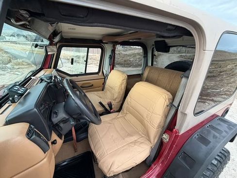 Used 1998 Jeep Wrangler SE image 11