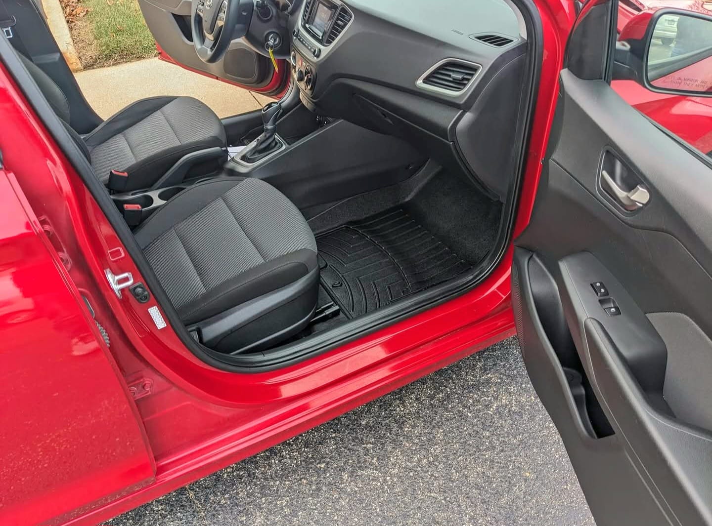 Used 2020 Hyundai Accent SE FWD image 9