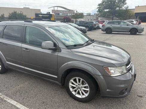 Used 2013 Dodge Journey SXT w/ Popular Equipment Group FWD image 4