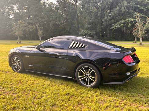 Used 2017 Ford Mustang GT Premium RWD image 5