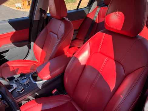 Used 2021 Alfa Romeo Giulia Sprint w/ Nero Edizione image 13