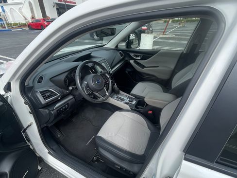 Used 2024 Subaru Forester Premium AWD/4WD image 6