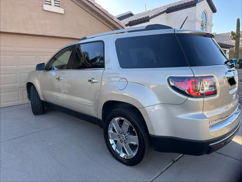 Used 2017 GMC Acadia Limited SLT image 2