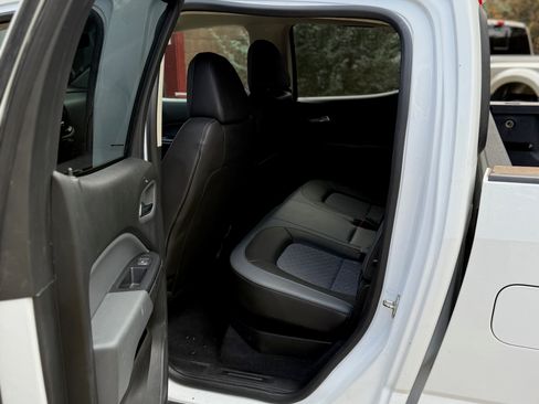 Used 2019 Chevrolet Colorado Z71 image 12