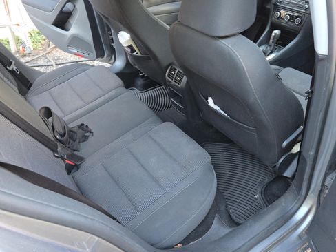 Used 2013 Volkswagen Golf 4-Door image 12