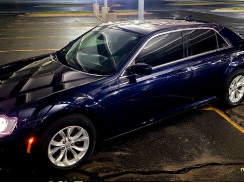 Used 2016 Chrysler 300 Limited image 1