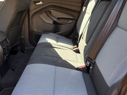 Used 2017 Ford Escape SE w/ SE Cold Weather Package image 17