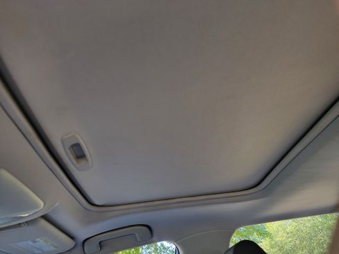 Used 2019 Toyota RAV4 XLE w/ Convenience Package FWD image 19