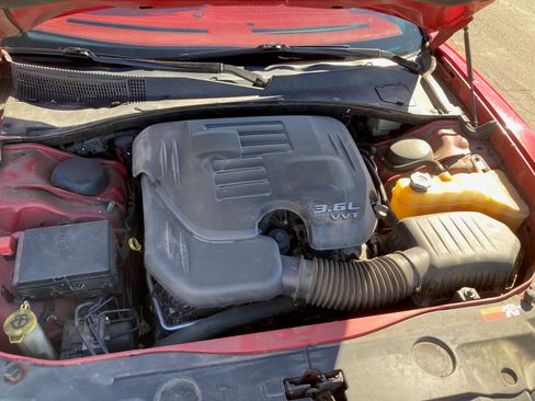 Used 2013 Dodge Charger SXT w/ Blacktop Pkg image 4