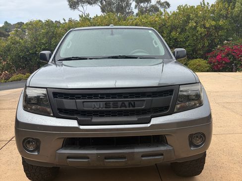 Used 2017 Nissan Frontier Desert Runner image 2