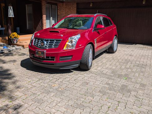 Used 2016 Cadillac SRX Luxury w/ Driver Awareness Package image 4