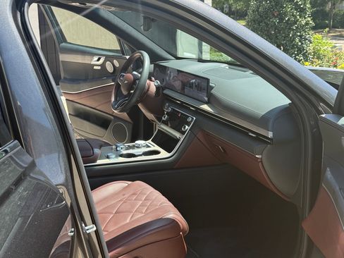 Used 2025 Genesis GV80 3.5T Prestige AWD/4WD image 6