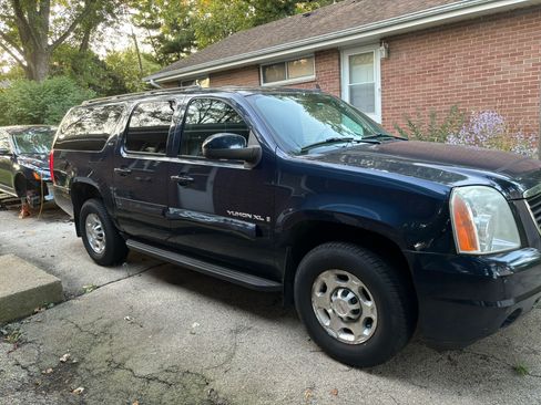 Used 2008 GMC Yukon XL 2500 SLT image 2