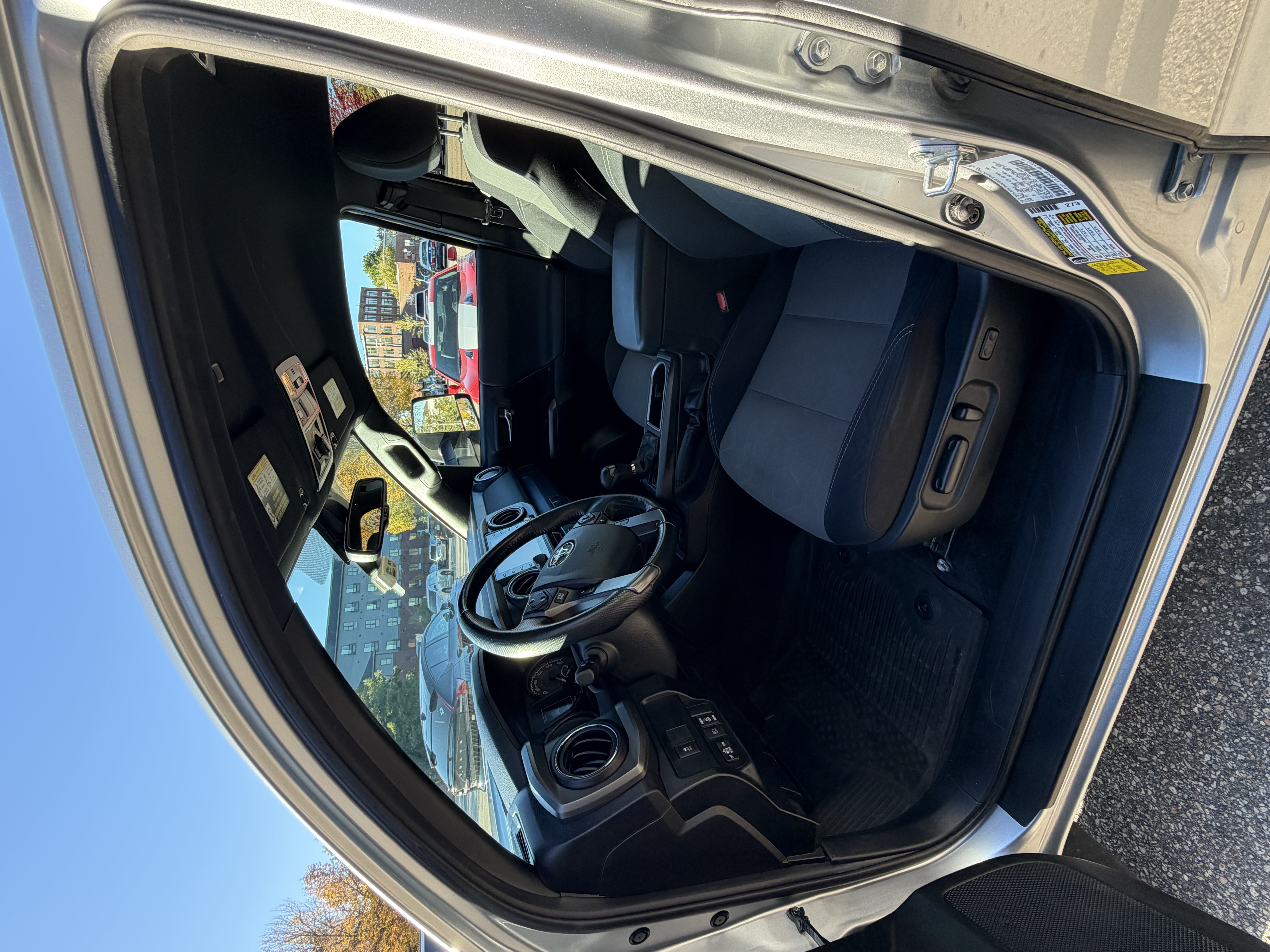 Used 2022 Toyota Tacoma TRD Off-Road w/ Technology Package AWD/4WD image 22