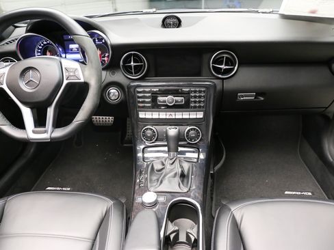 Used 2014 Mercedes-Benz SLK 55 AMG image 19