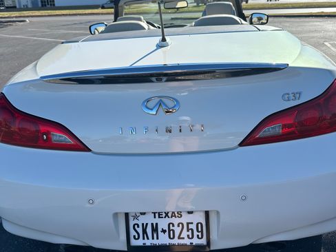 Used 2011 INFINITI G37 Sport w/ Premium Pkg image 5
