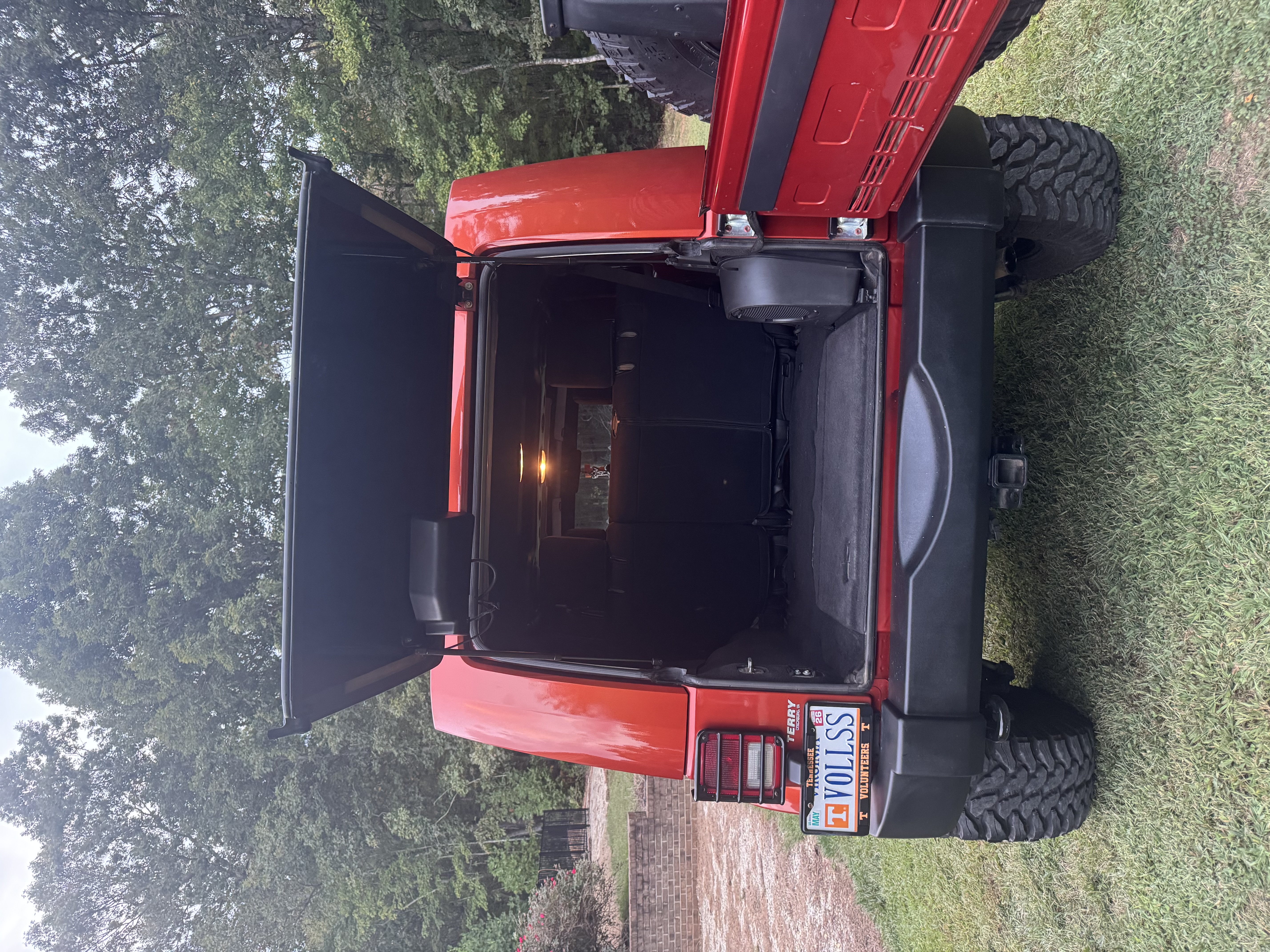 Used 2009 Jeep Wrangler Unlimited Rubicon w/ Dual Top Group AWD/4WD image 14