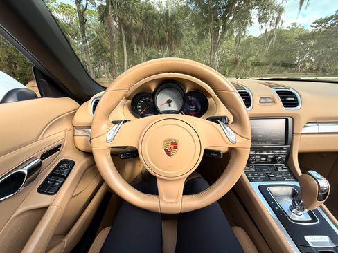 Used 2015 Porsche Boxster S image 12